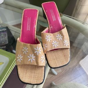 ❌SOLD❌ Daisy Flower Weaved Sandal Mules 🌼 from Amanda Smith